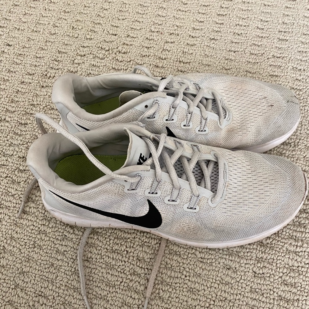 NIKE FREE RUN SHOES WHITE